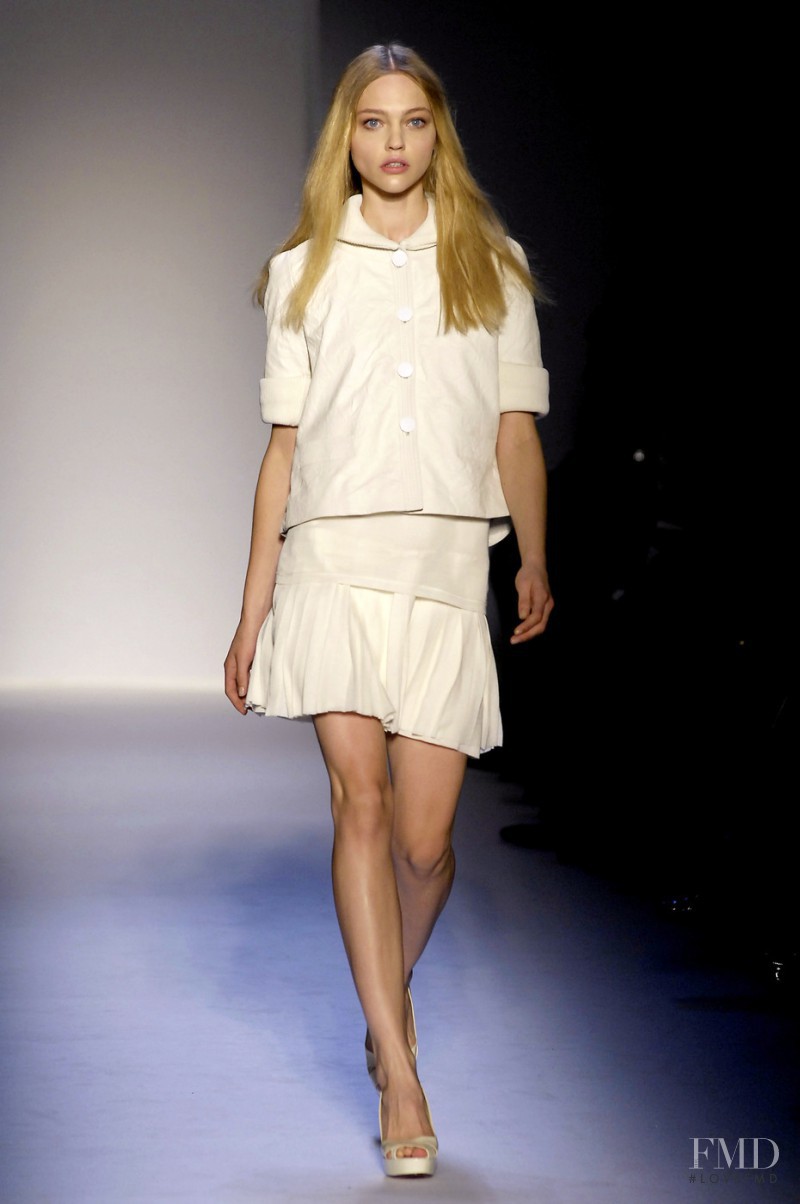 Sasha Pivovarova featured in  the Pringle of Scotland fashion show for Spring/Summer 2007