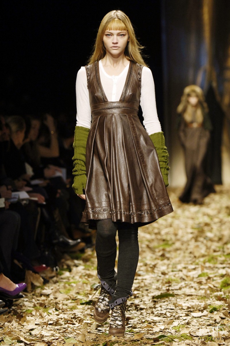 Sasha Pivovarova featured in  the Sportmax fashion show for Autumn/Winter 2006