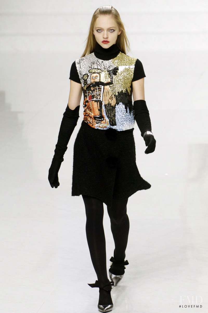 Sasha Pivovarova featured in  the Valentino fashion show for Autumn/Winter 2006