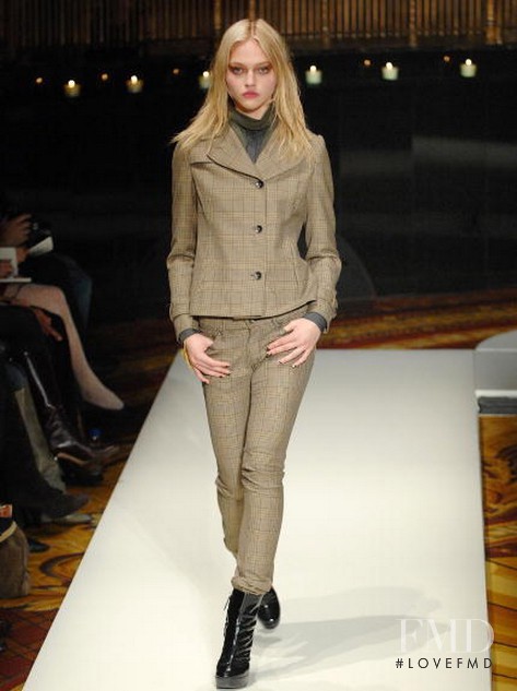 Sasha Pivovarova featured in  the rag & bone fashion show for Autumn/Winter 2007