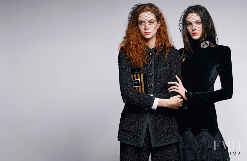 Natalie Westling featured in  the Chanel The Paris Cosmopolite 2016/17 Metiers d\'Art advertisement for Pre-Fall 2017