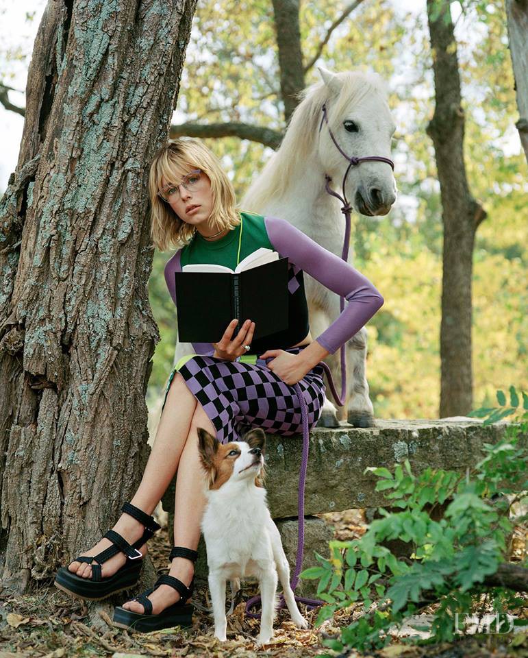 Edie Campbell featured in  the Versace advertisement for Spring/Summer 2017