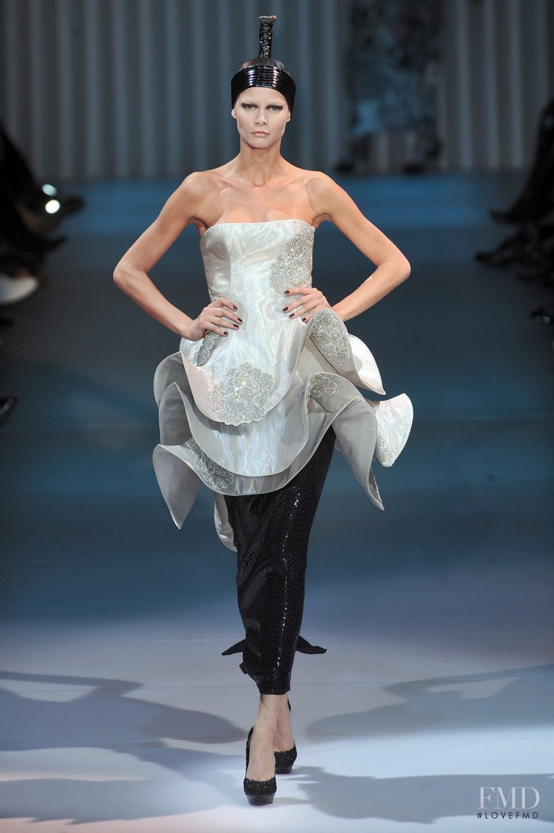 Flavia de Oliveira featured in  the Armani Prive fashion show for Spring/Summer 2009