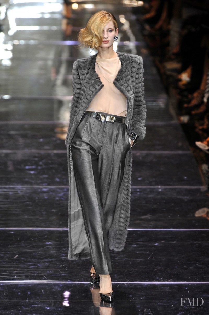 Linda Vojtova featured in  the Armani Prive fashion show for Autumn/Winter 2008