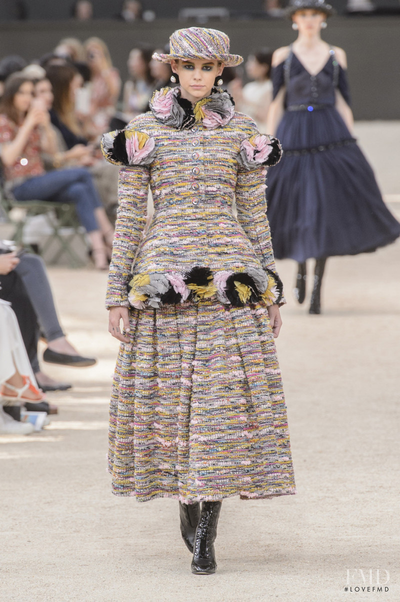 Lea Julian featured in  the Chanel Haute Couture fashion show for Autumn/Winter 2017