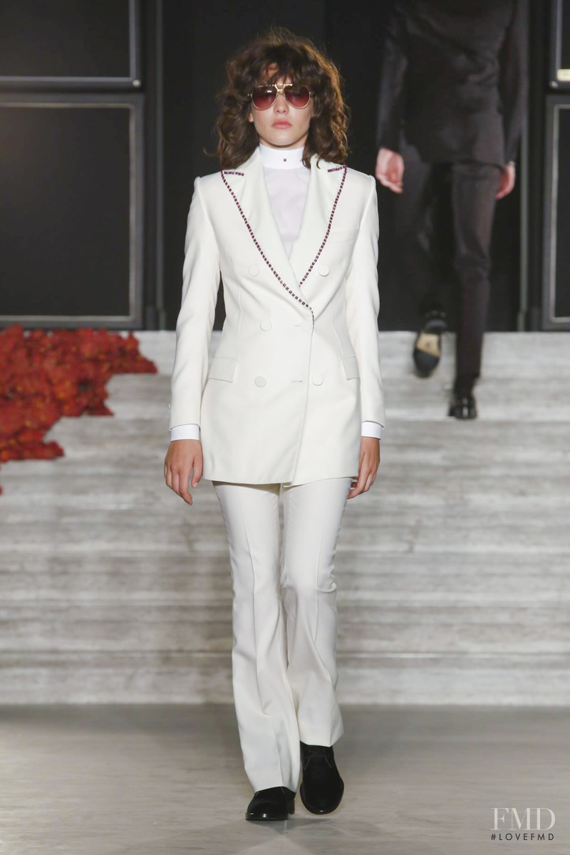 Steffy Argelich featured in  the Brioni fashion show for Autumn/Winter 2016