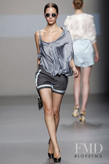 Carolina Ballesteros featured in  the Ion Fiz fashion show for Spring/Summer 2011