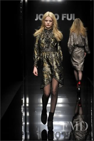 Bregje Heinen featured in  the Jo No Fui fashion show for Autumn/Winter 2010