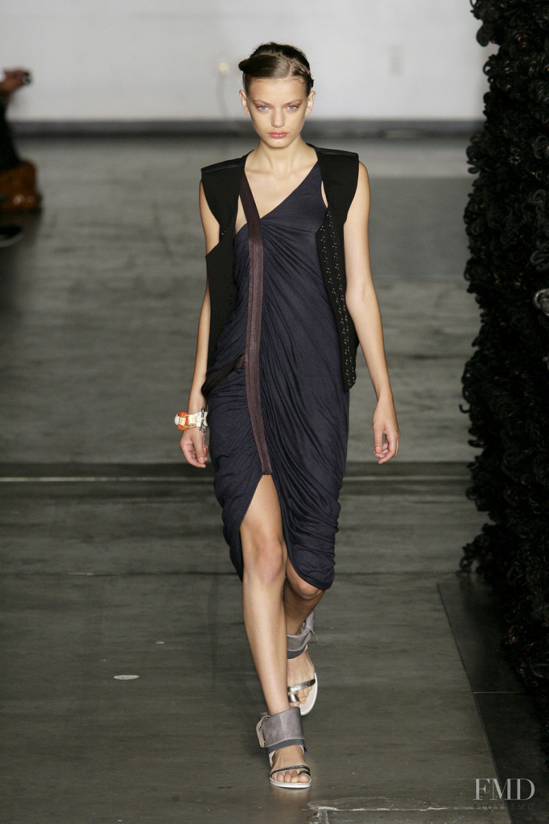 Bregje Heinen featured in  the VPL fashion show for Spring/Summer 2010