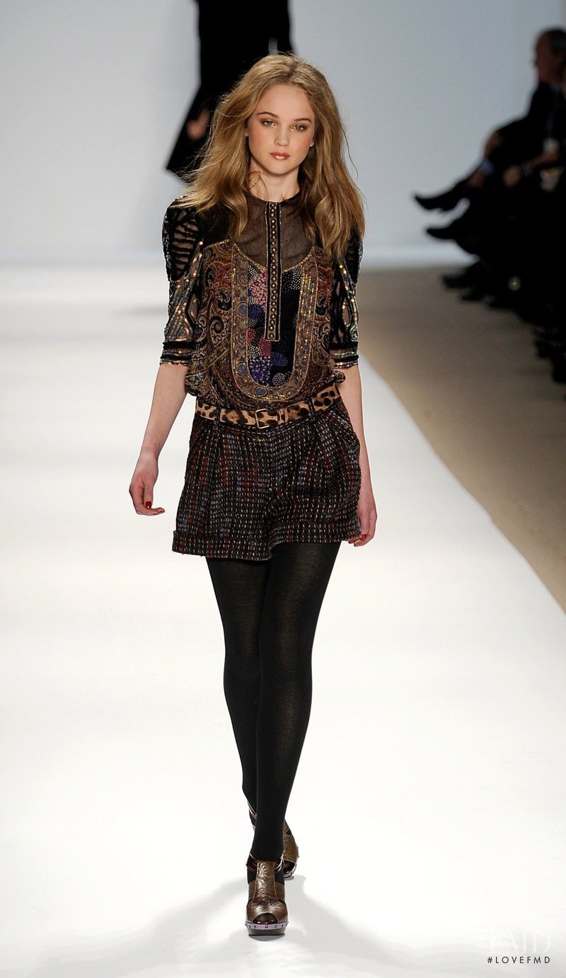 Rosie Tupper featured in  the Nanette Lepore fashion show for Autumn/Winter 2009
