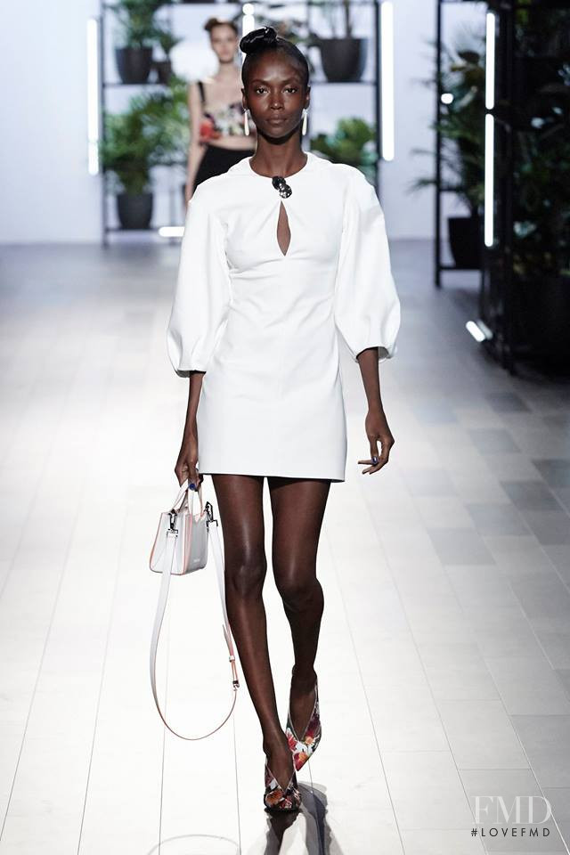 Riley Montana featured in  the Cushnie Et Ochs fashion show for Spring/Summer 2018