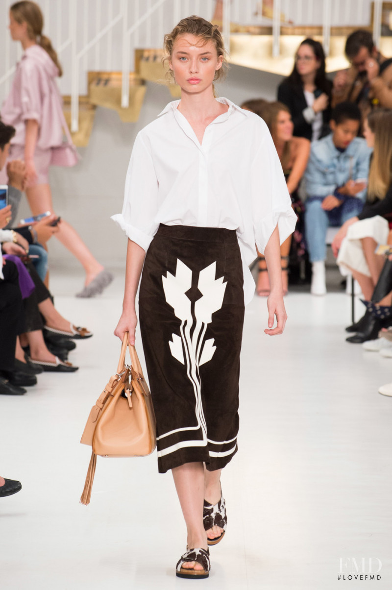 Giulia Maenza featured in  the Tod\'s fashion show for Spring/Summer 2018