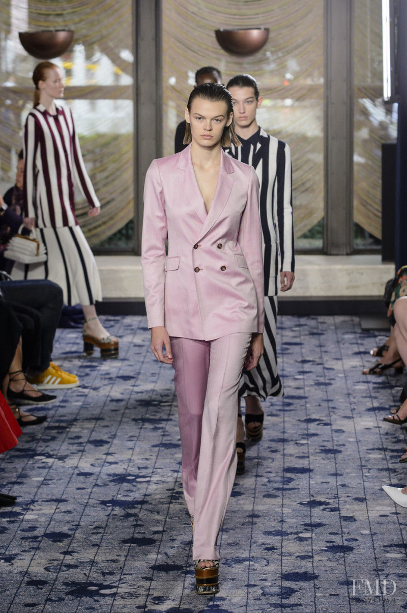 Gabriela Hearst fashion show for Spring/Summer 2018