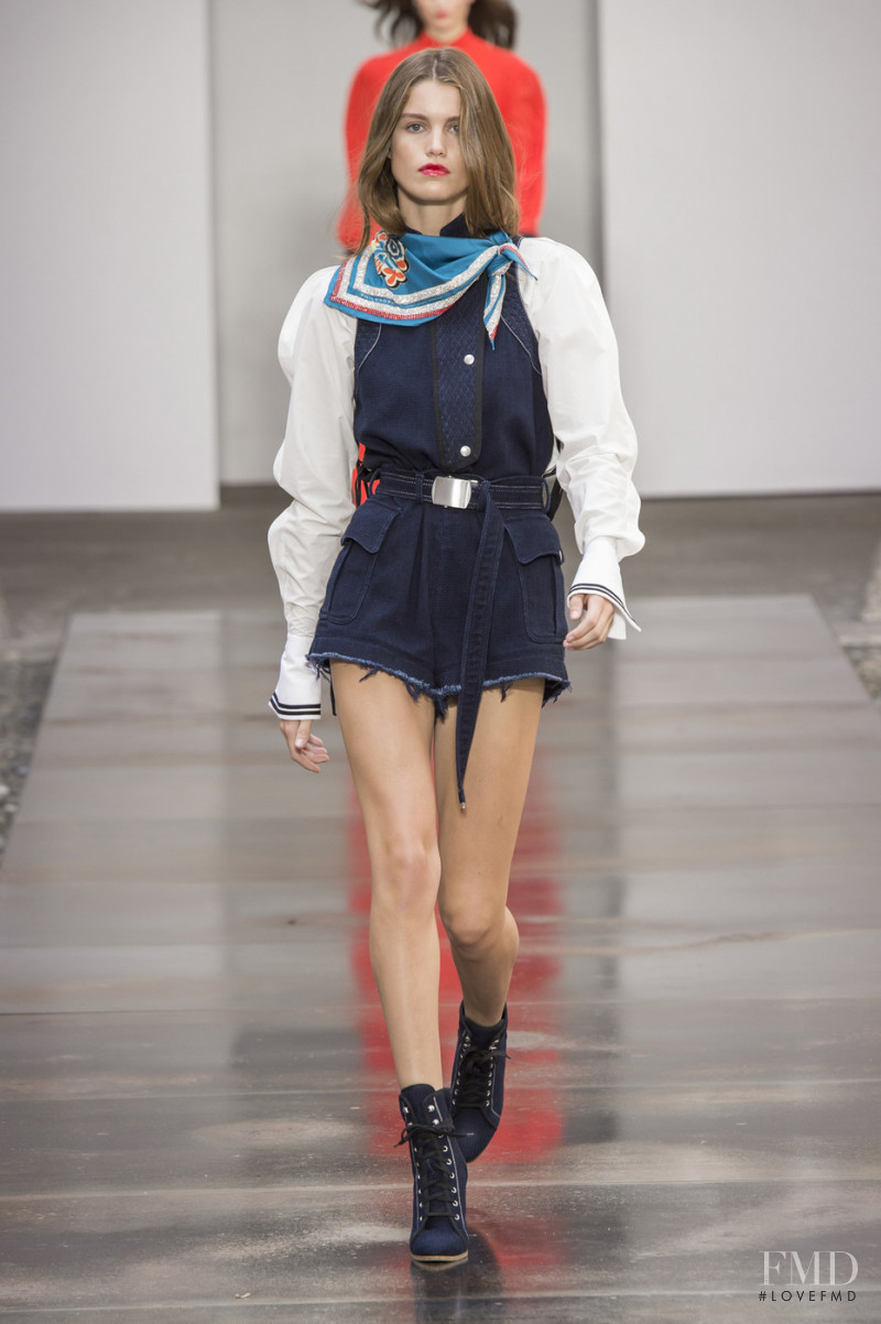 Luna Bijl featured in  the Philosophy di Lorenzo Serafini fashion show for Spring/Summer 2018