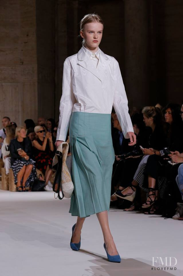 Hannah Motler featured in  the Victoria Beckham fashion show for Spring/Summer 2018