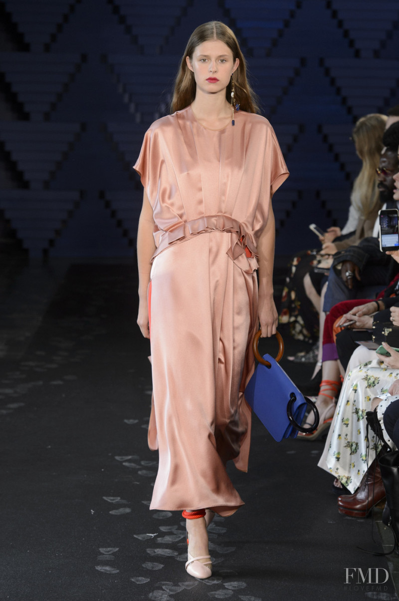 Roksanda Ilincic fashion show for Spring/Summer 2018