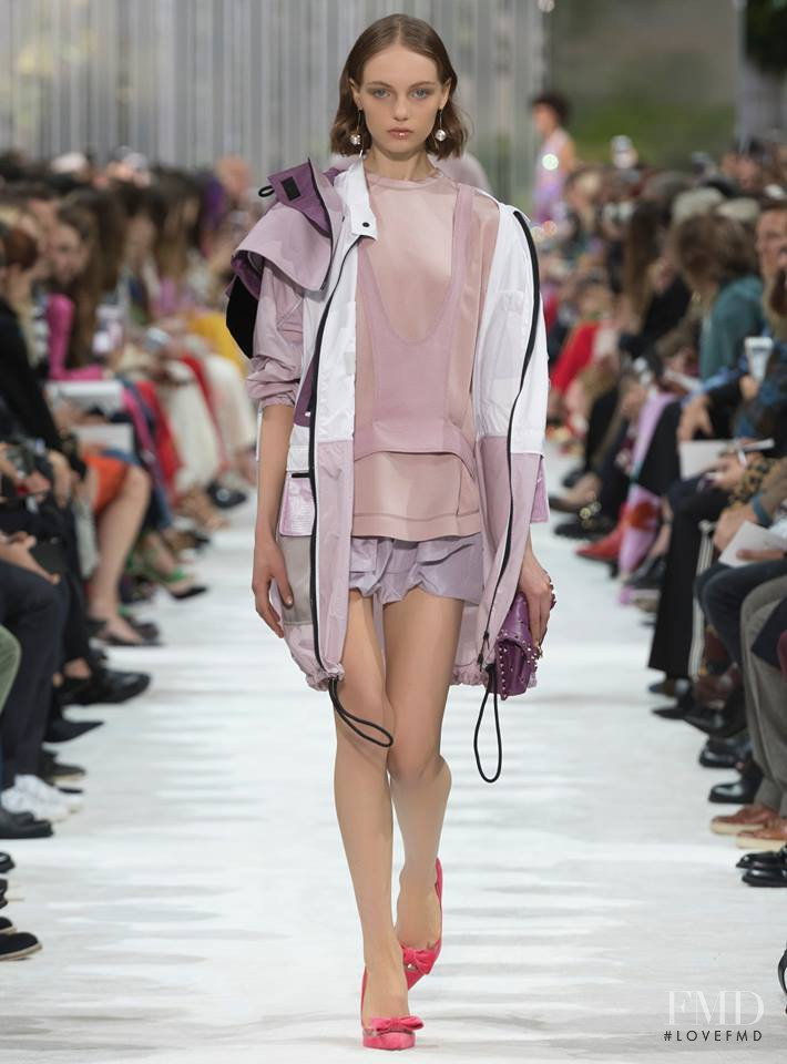 Fran Summers featured in  the Valentino fashion show for Spring/Summer 2018