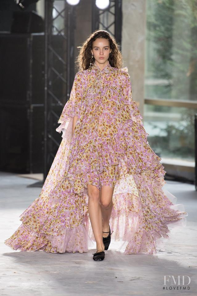 Giambattista Valli fashion show for Spring/Summer 2018