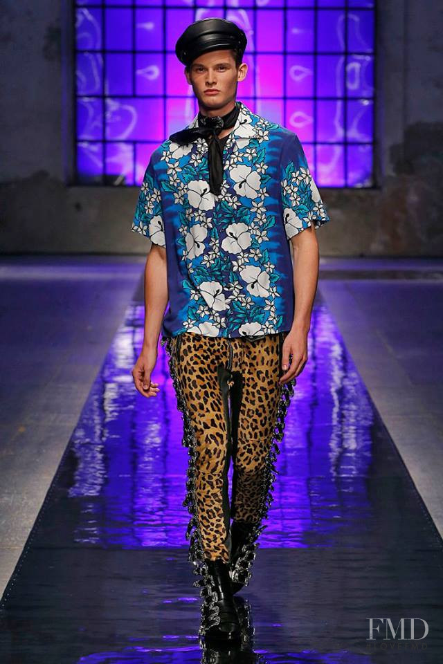Tuur Sikkink featured in  the DSquared2 fashion show for Spring/Summer 2018