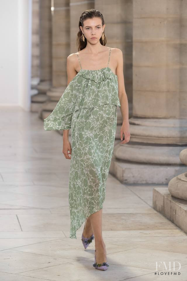 Lea Julian featured in  the Christian Wijnants fashion show for Spring/Summer 2018