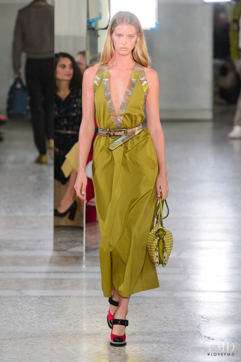 Abby Champion featured in  the Bottega Veneta fashion show for Spring/Summer 2018