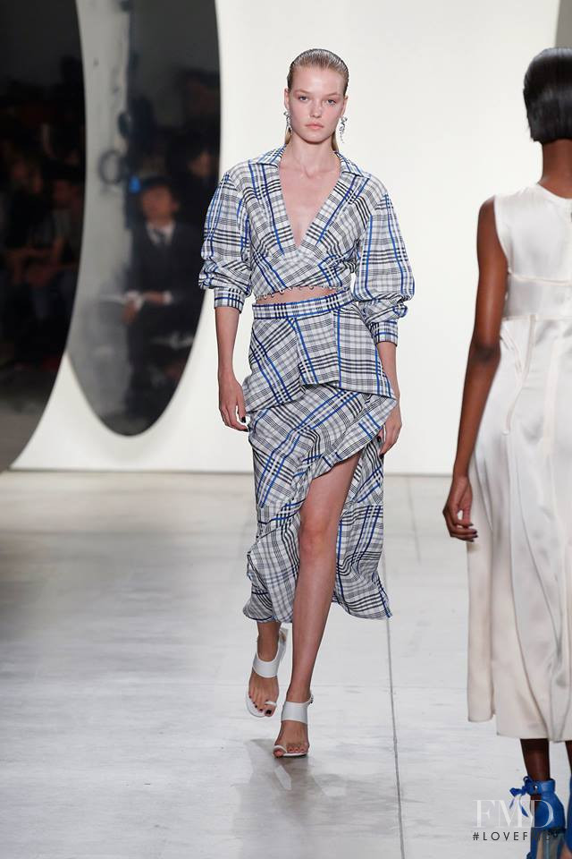 Roos Abels featured in  the Prabal Gurung fashion show for Spring/Summer 2018