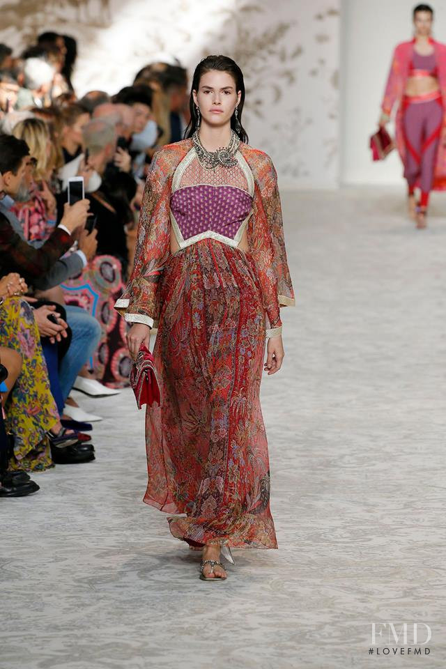 Vanessa Moody featured in  the Etro fashion show for Spring/Summer 2018