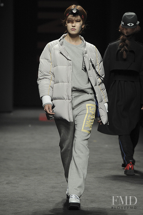 Hyun Joo Hwang featured in  the Cres E Dim fashion show for Autumn/Winter 2015