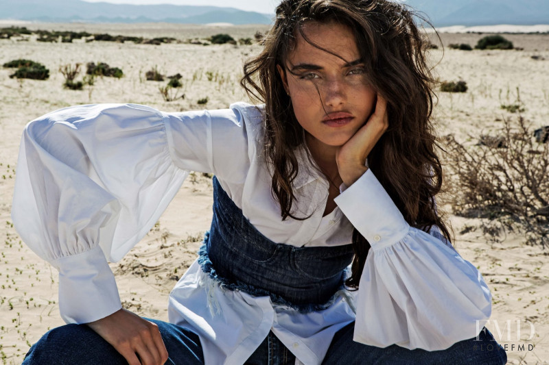 Blanca Padilla featured in  the Stradivarius advertisement for Spring/Summer 2017