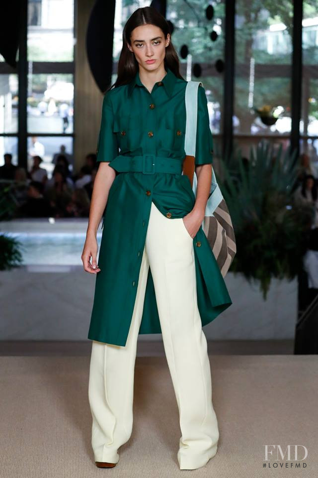 Amanda Googe featured in  the Derek Lam fashion show for Spring/Summer 2018