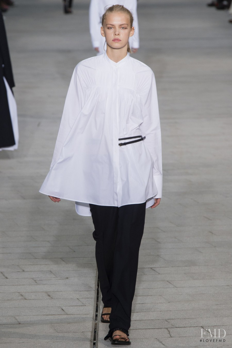 Ulrikke Lundsgaard featured in  the Jil Sander fashion show for Spring/Summer 2018