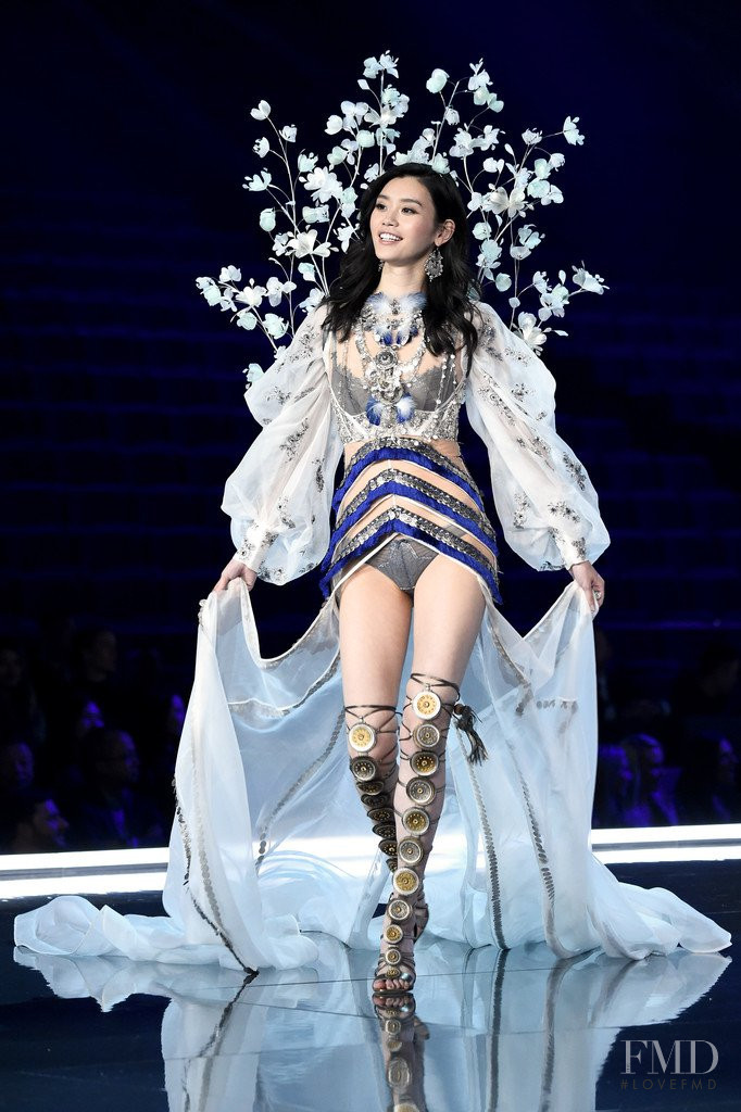 Ming Xi featured in  the Victoria\'s Secret fashion show for Christmas 2017