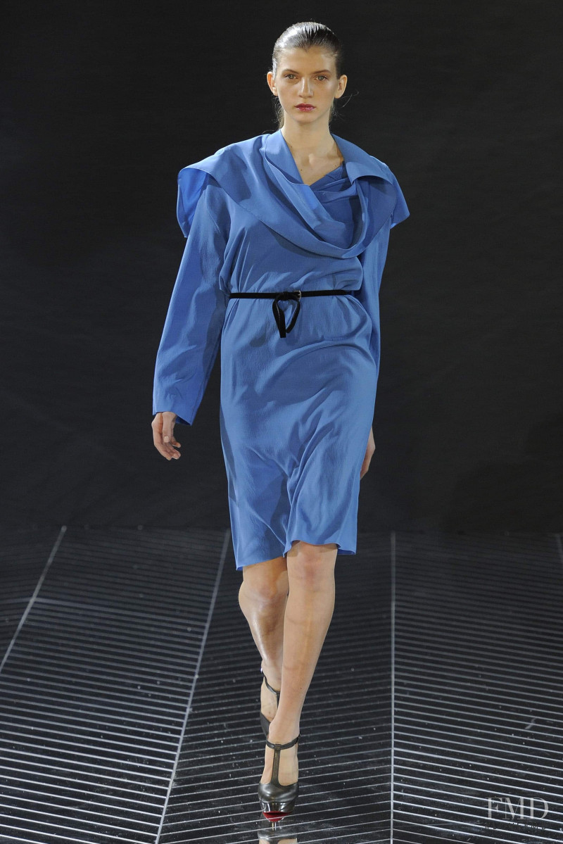 Caterina Ravaglia featured in  the Roland Mouret fashion show for Autumn/Winter 2011