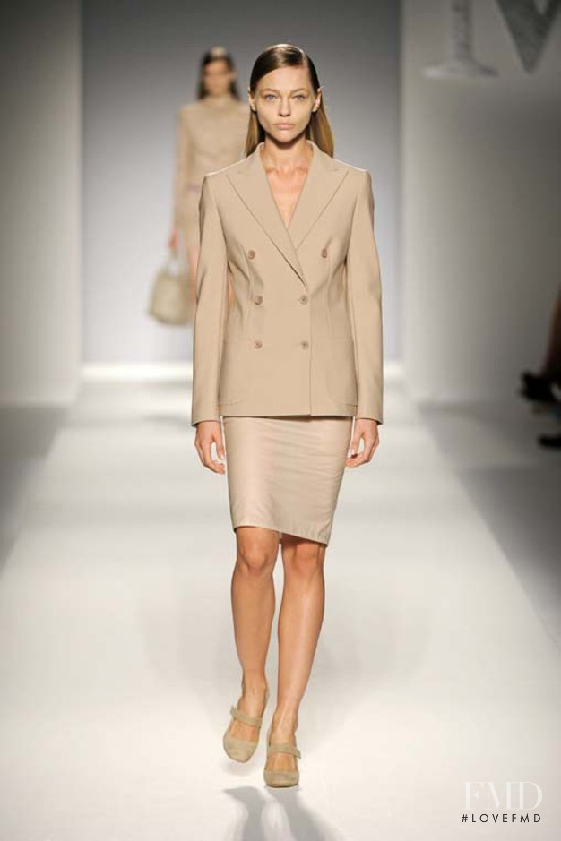 Sasha Pivovarova featured in  the Max Mara fashion show for Spring/Summer 2011