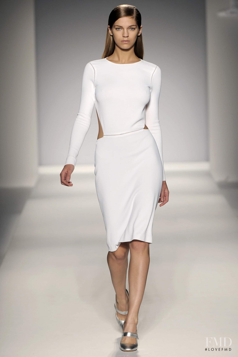 Samantha Gradoville featured in  the Max Mara fashion show for Spring/Summer 2011