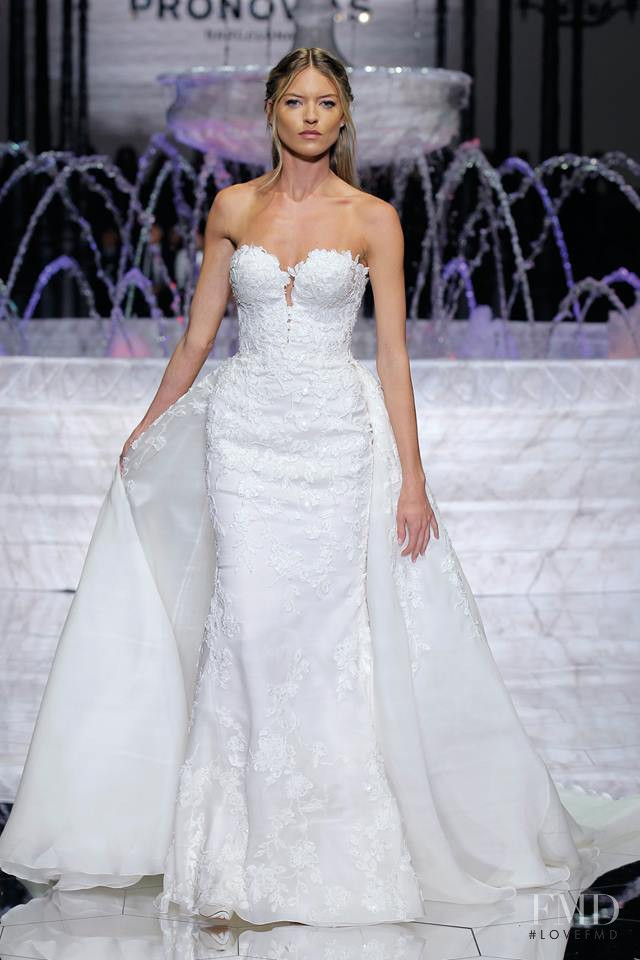 Pronovias fashion show for Spring/Summer 2018