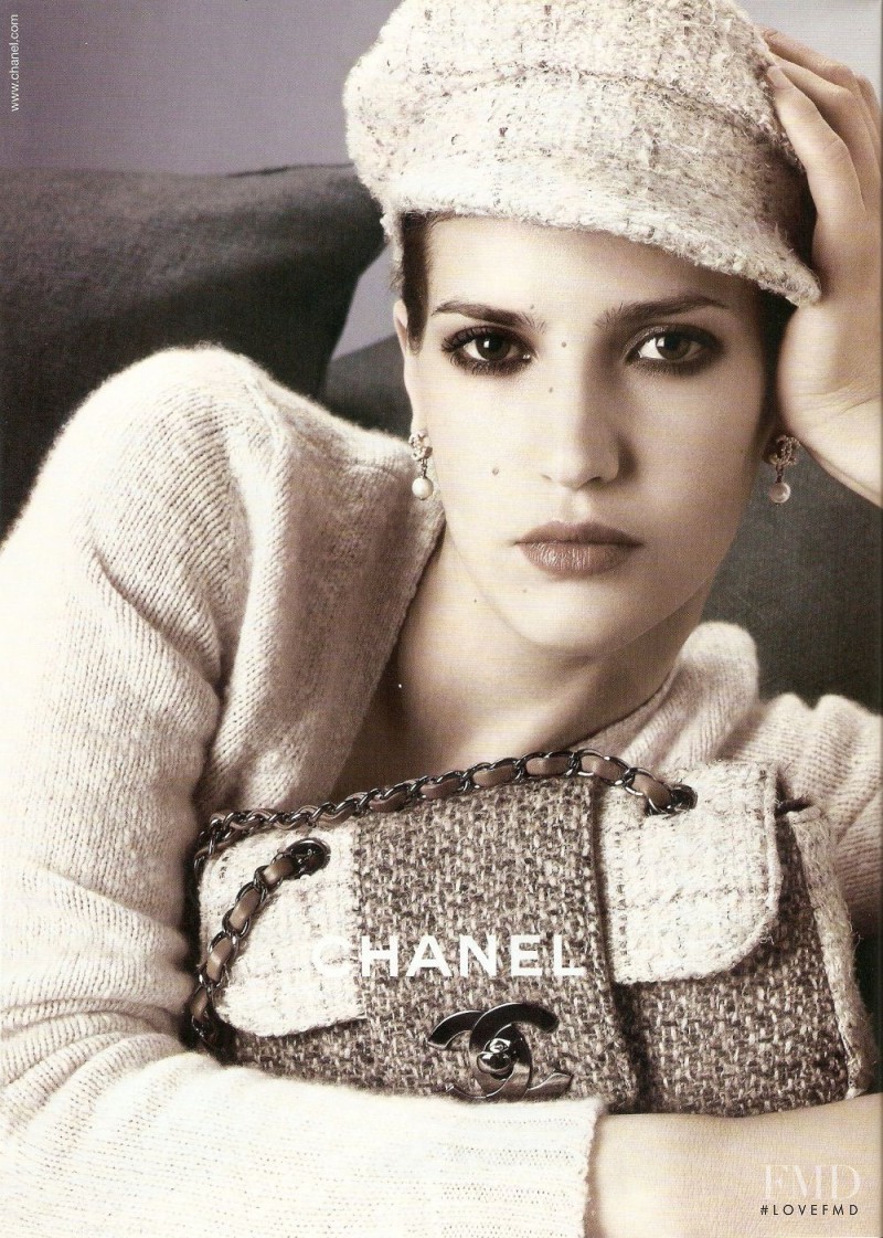 Diana Dondoe featured in  the Chanel advertisement for Autumn/Winter 2004
