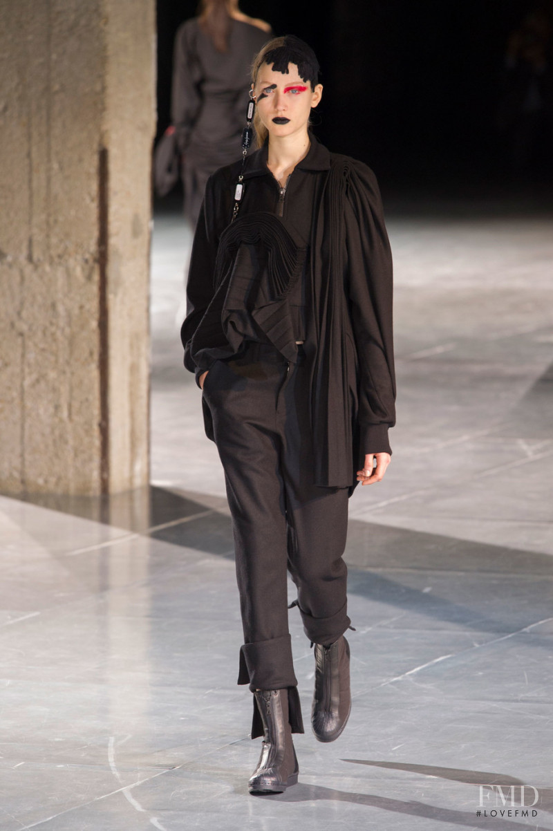 Yohji Yamamoto fashion show for Autumn/Winter 2017