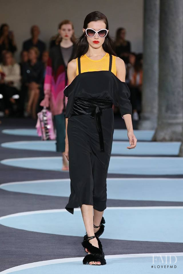 Elizabeth Valdez featured in  the Marco de Vincenzo fashion show for Spring/Summer 2018