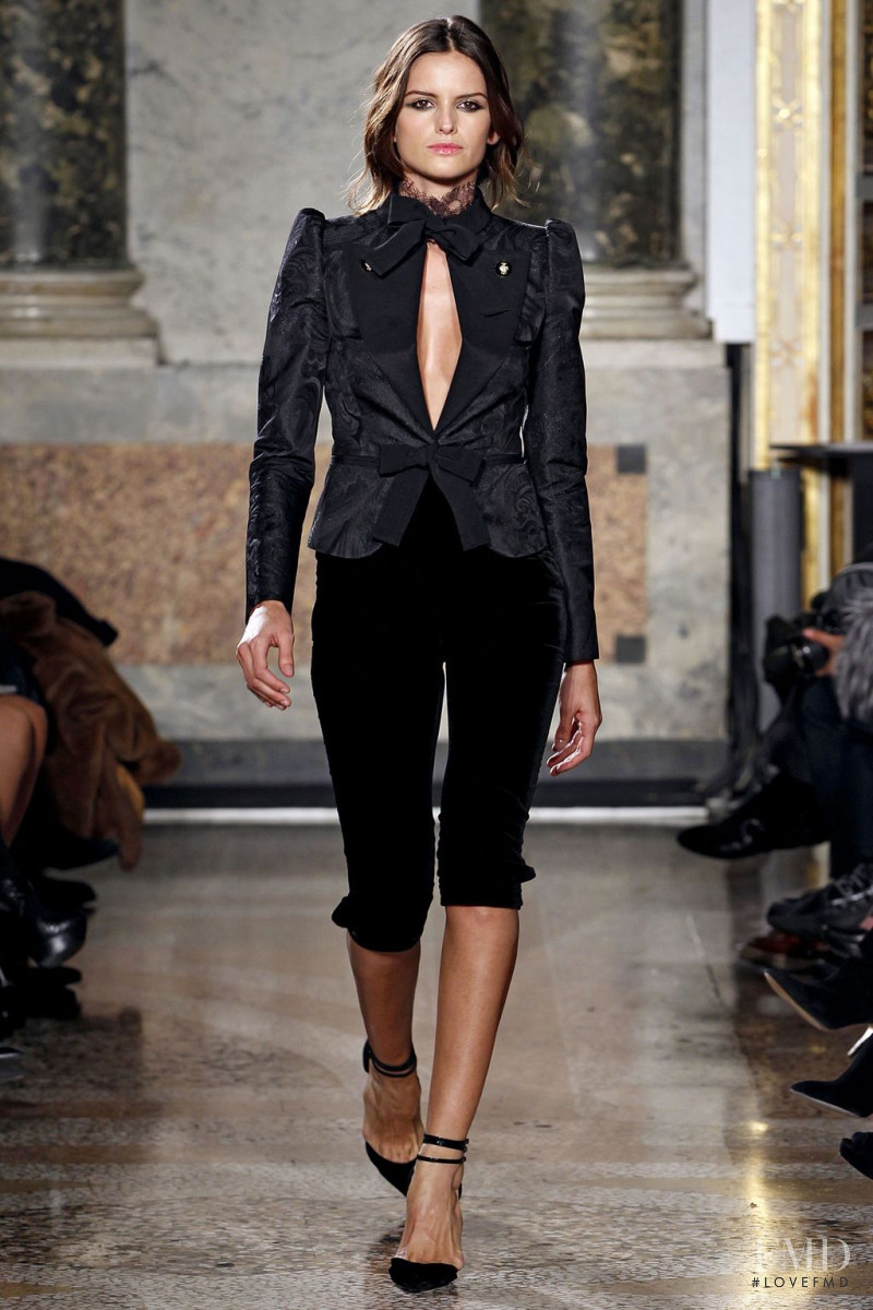 Izabel Goulart featured in  the Pucci fashion show for Autumn/Winter 2011