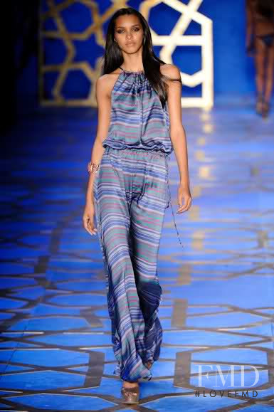 Lais Ribeiro featured in  the Cia Marï¿½tima fashion show for Spring/Summer 2011
