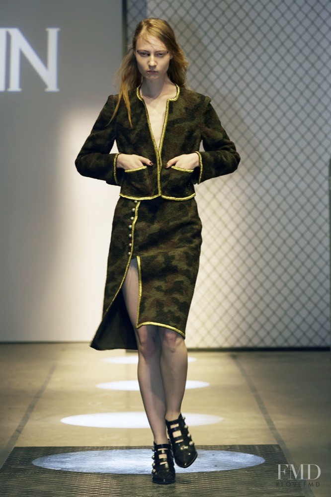 JINNNN fashion show for Autumn/Winter 2015