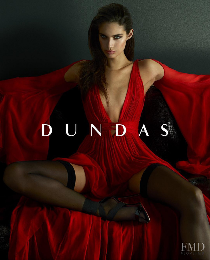 Sara Sampaio featured in  the Dundas advertisement for Resort 2018