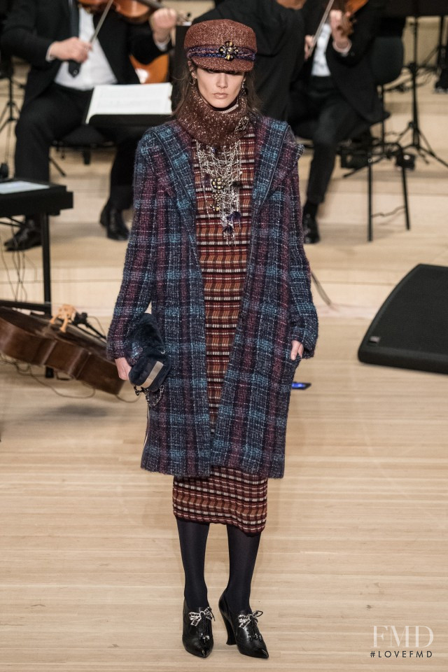 Amanda Googe featured in  the Chanel fashion show for Pre-Fall 2018