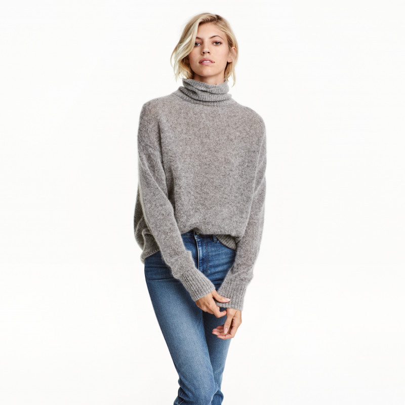 Devon Windsor featured in  the H&M catalogue for Winter 2016
