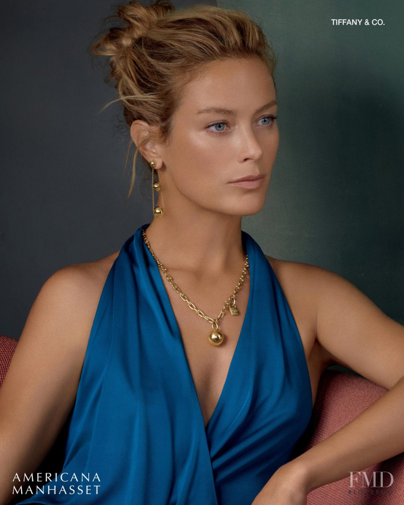 Carolyn Murphy featured in  the Americana Manhasset (RETAILER) catalogue for Holiday 2017