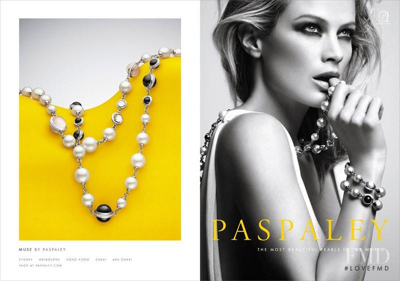 Carolyn Murphy featured in  the Paspaley advertisement for Autumn/Winter 2011