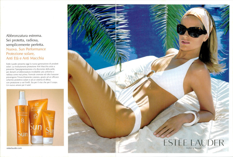 Carolyn Murphy featured in  the Estée Lauder advertisement for Spring/Summer 2005