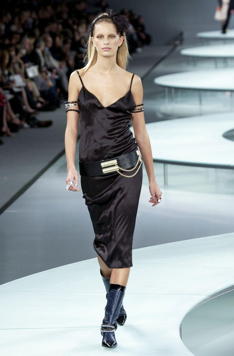 Karolina Kurkova featured in  the Chanel fashion show for Spring/Summer 2002