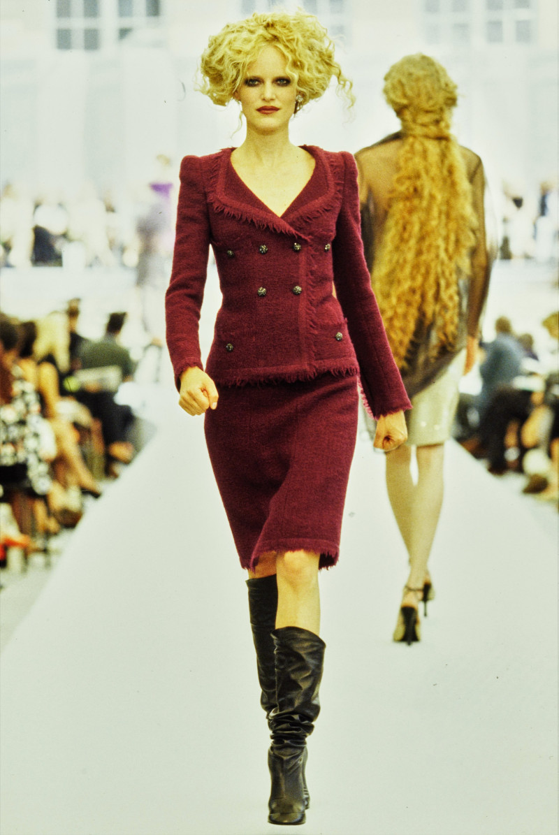 Anna Klevhag featured in  the Chanel Haute Couture fashion show for Autumn/Winter 1997